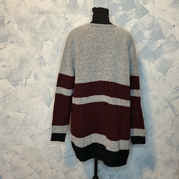 Absolutely Famous Gray and Red Color Block Cardigan Sweater - Picture 5 of 7